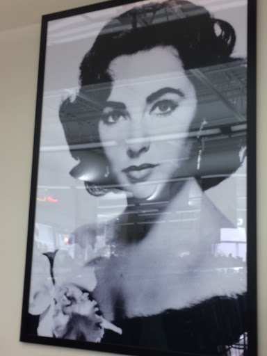 Thrift Store «Out of the Closet - Fort Lauderdale», reviews and photos, 1785 E Sunrise Blvd, Fort Lauderdale, FL 33304, USA