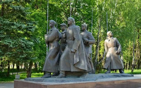 Monument V Chest' Materi-Patriotki Kupriyanovoy Anastasii Fominichny, Ch'i Pyatero Synovey Pogibli Na Frontakh Velikoy Otechestvennoy Voyny. image