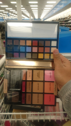 Clothing Store «Ross Dress for Less», reviews and photos, 3300 S Glenstone Ave, Springfield, MO 65804, USA