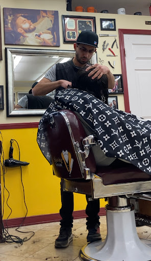 Barber Shop «Buzz Boyz Barber Shop», reviews and photos, 15612 N 32nd St, Phoenix, AZ 85032, USA