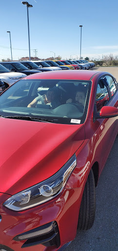 Kia Dealer «Valley Kia of Fontana», reviews and photos, 16272 S Highland Ave, Fontana, CA 92336, USA