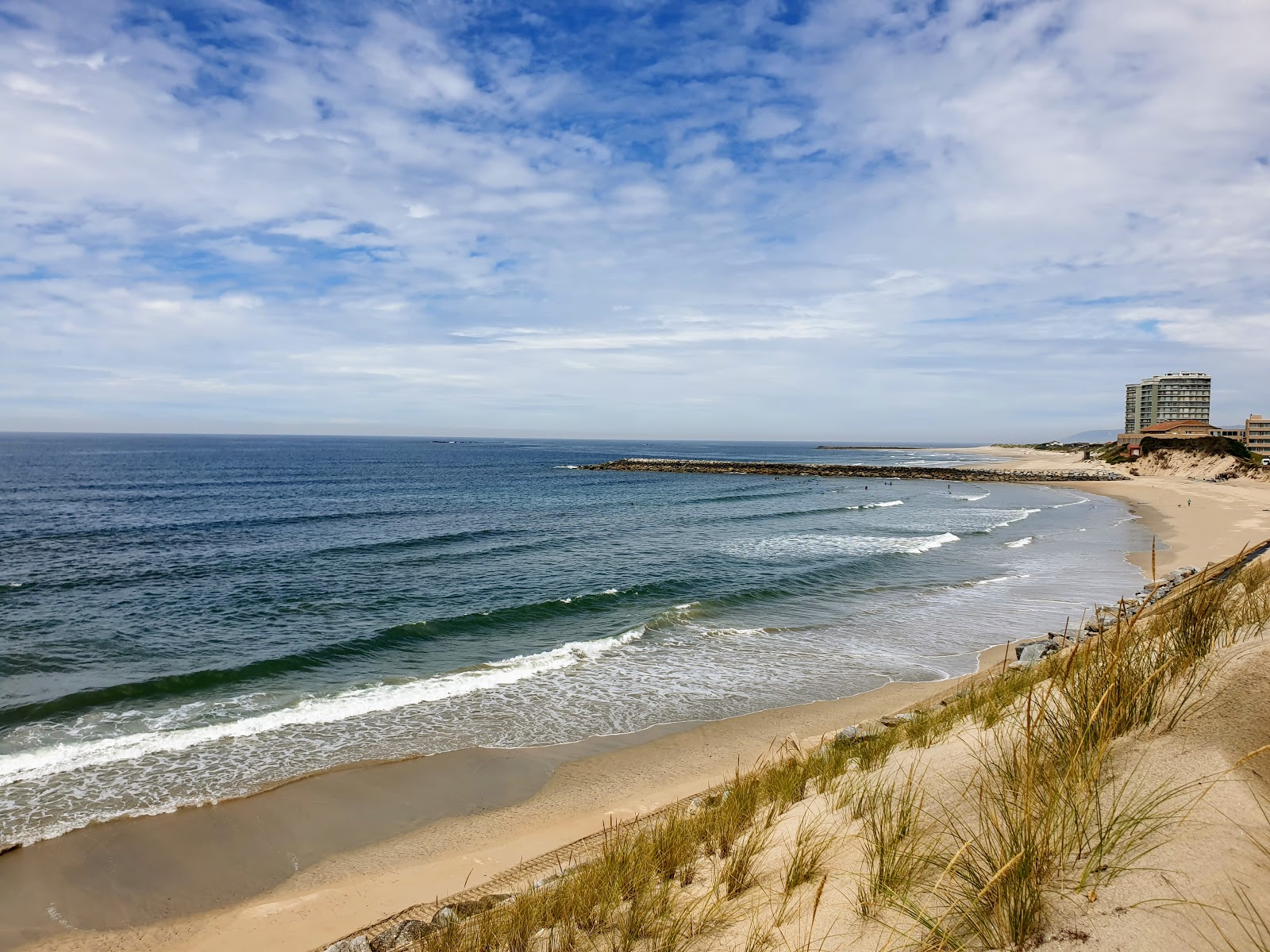 Foto de Praia da Bonança com areia fina e brilhante superfície