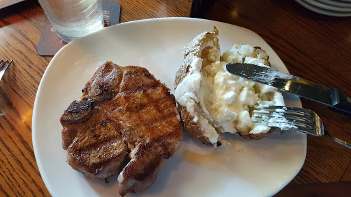 Shopping Mall «Gateway Shopping Center», reviews and photos, 221 E Swedesford Rd, Wayne, PA 19087, USA