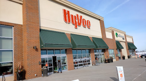 Grocery Store «Hy-Vee», reviews and photos, 9409 Zane Ave N, Brooklyn Park, MN 55443, USA