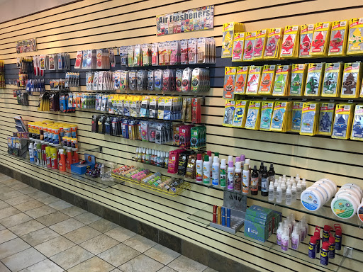 Car Wash «Paradise Full Service Car Wash & Detail Center», reviews and photos, 1355 Town Centre Dr, Eagan, MN 55123, USA