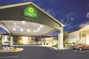 La Quinta Inn by Wyndham Waldorf image