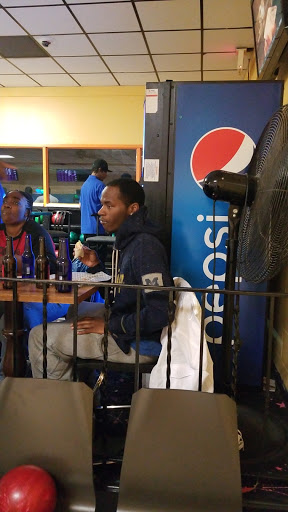 Bowling Alley «Plum Hollow Lanes», reviews and photos, 21900 W Nine Mile Rd, Southfield, MI 48075, USA