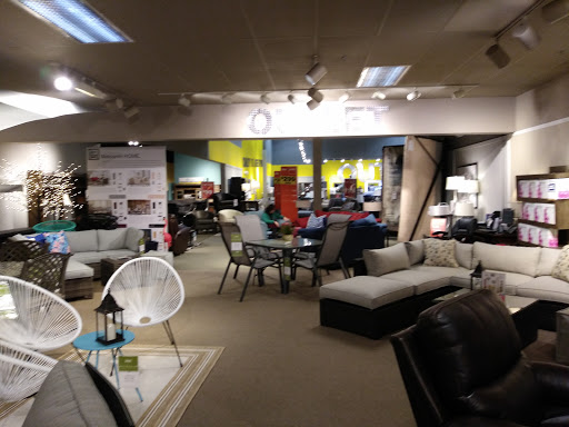 Furniture Store «Art Van Furniture - Muskegon», reviews and photos, 630 Seminole Rd, Muskegon, MI 49441, USA
