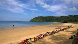 Fotografie cu Dam Trau Beach cu nivelul de curățenie înalt