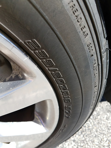 Tire Shop «Discount Tire Store - Orlando, FL», reviews and photos, 986 N Semoran Blvd, Orlando, FL 32807, USA
