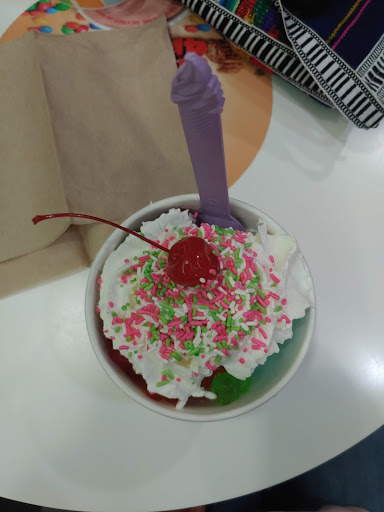 Frozen Yogurt Shop «Yogurtland Costa Mesa- Baker Street», reviews and photos, 1450 Baker St, Costa Mesa, CA 92626, USA