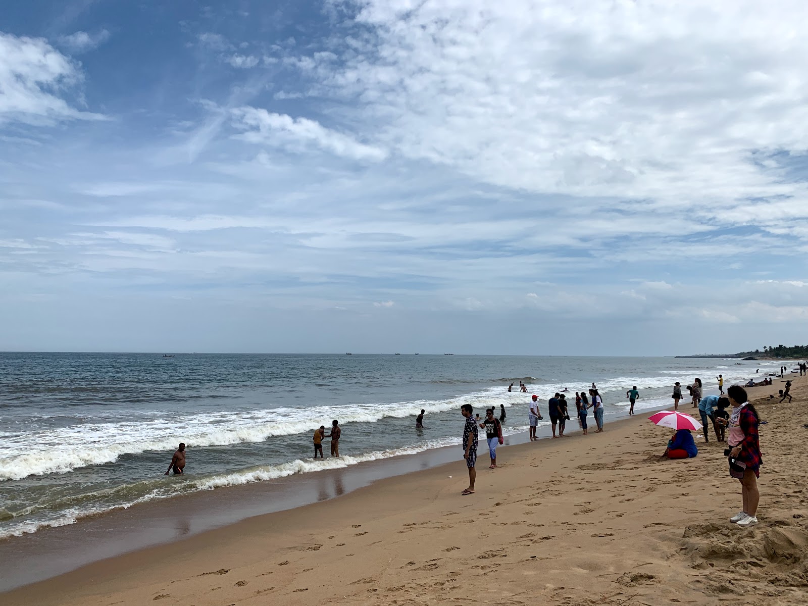 Fotografija Auroville Beach z srednje stopnjo čistoče