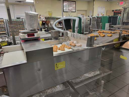 Donut Shop «Krispy Kreme Doughnuts», reviews and photos, 1444 N Battlefield Blvd, Chesapeake, VA 23320, USA