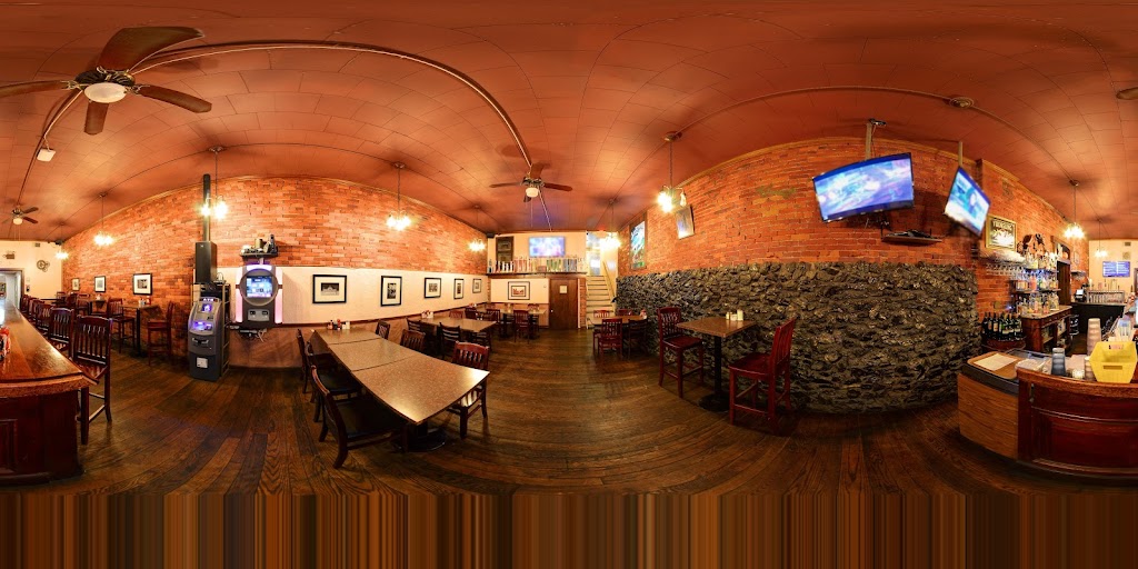 Colonial Grille Restaurant and Taproom 15642