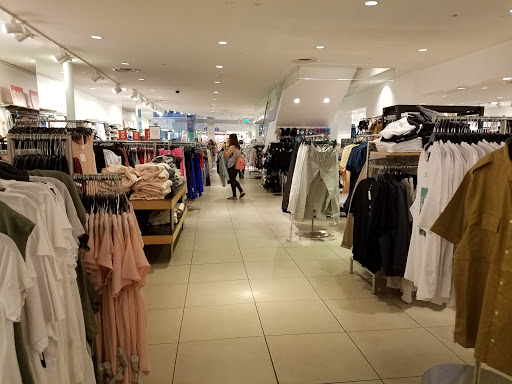Clothing Store «H&M», reviews and photos, 400 S Baldwin Ave, Arcadia, CA 91007, USA