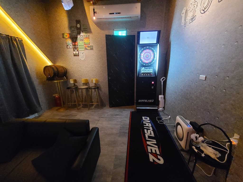 [ 1202 bar ] 餐酒館｜酒吧｜餐廳｜調酒｜宵夜｜飲料｜簡餐｜炸物｜小酌｜聚會｜三民｜岡山｜左營｜人氣｜楠梓美食｜必吃必喝酒吧｜特色美食｜網美打卡｜飛鏢機｜在地推薦｜生日慶生｜德賢商圈｜高雄美食｜特色pub｜包廂包場 的照片