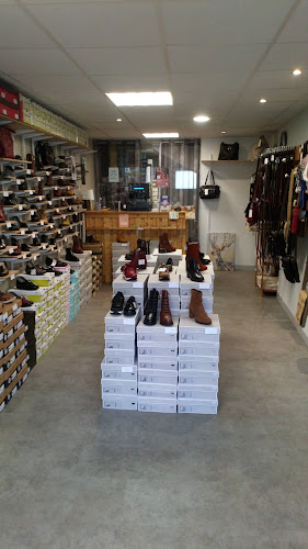 Magasin de chaussures LA BOITE A CHAUSSURES Angerville