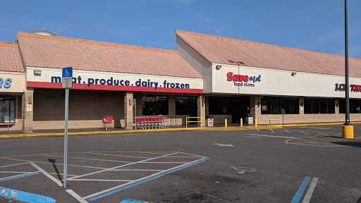 Grocery Store «Save-A-Lot», reviews and photos, 332 W Ardice Ave, Eustis, FL 32726, USA