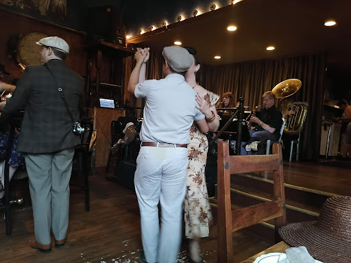 Barbecue Restaurant «Honky Tonk BBQ», reviews and photos, 1800 S Racine Ave, Chicago, IL 60608, USA