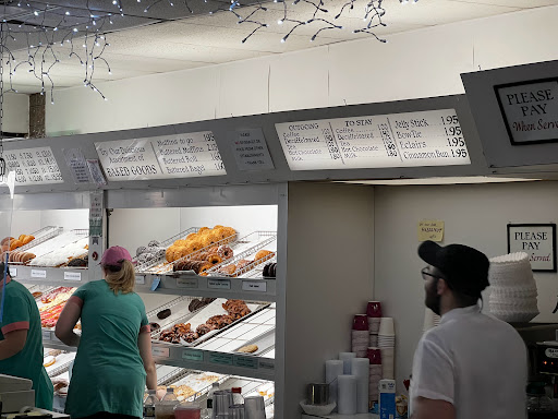 Donut Shop «Peter Pan Donut & Pastry Shop», reviews and photos, 727 Manhattan Ave, Brooklyn, NY 11222, USA