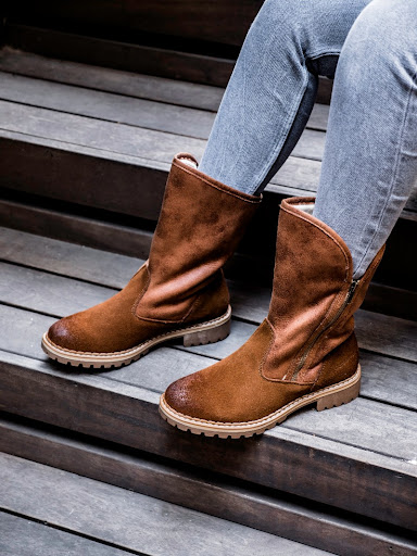 Stores to buy women's flat boots Johannesburg