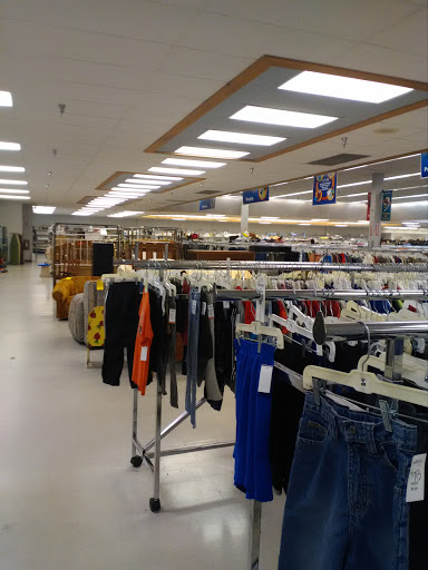 Thrift Store «Fairfield Crossings Goodwill Store», reviews and photos, 4605 Dixie Hwy, Fairfield, OH 45014, USA