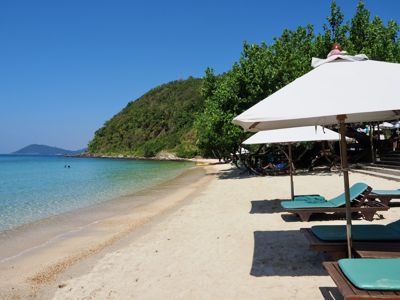 Foto de Prao Beach com uma linha costeira espaçosa