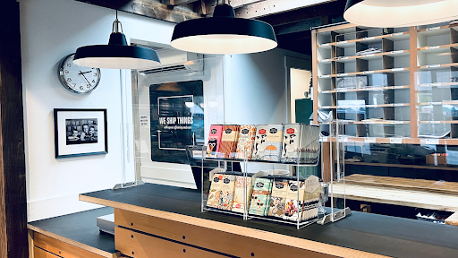 Shipping and Mailing Service «Greenwood Sip & Ship», reviews and photos, 7511 Greenwood Ave N, Seattle, WA 98103, USA