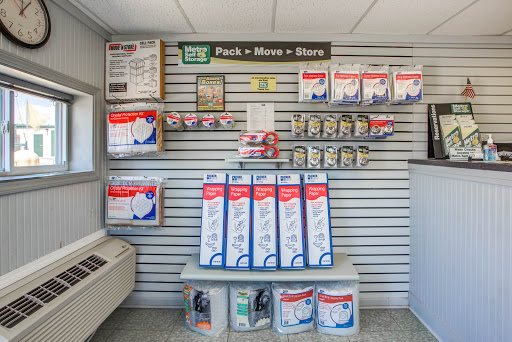 Self-Storage Facility «Metro Self Storage», reviews and photos, 880 E Rollins Rd, Round Lake Beach, IL 60073, USA