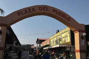 Plaza Del Pueblo image