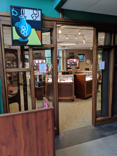 Jewelry Store «Pearce Jewelers», reviews and photos, 41 Glen Rd, West Lebanon, NH 03784, USA