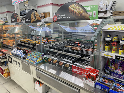 7-Eleven, 358 Main Ave, Wallington, NJ 07057, USA, 