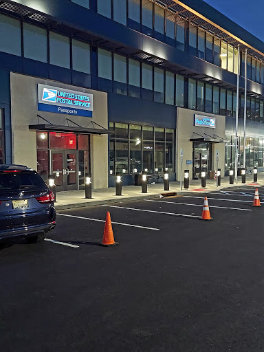 Shopping Mall «Oaktree Mall Shopping Center», reviews and photos, 2024 Center Ave n, Fort Lee, NJ 07024, USA