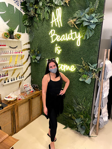 Nail Salon «Pink Toes Nail Bar & Spa», reviews and photos, 111 S Field St, Dallas, TX 75202, USA