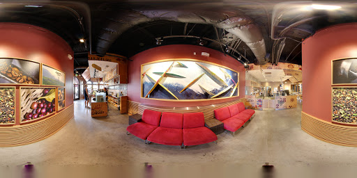 The Coffee Bean & Tea Leaf, 200 Main St #109, Huntington Beach, CA 92648, USA, 