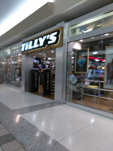 Clothing Store «Tillys», reviews and photos, 340 Inland Center Dr, San Bernardino, CA 92408, USA