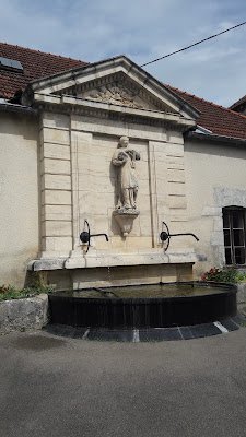 Fontaine st vincent à Liffol-le-Grand