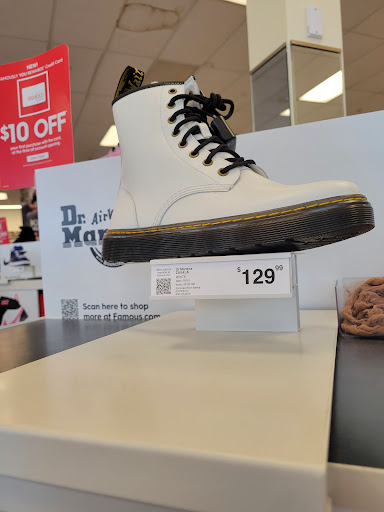 Shoe Store «Famous Footwear», reviews and photos, 2810 W Monte Vista Ave, Turlock, CA 95380, USA