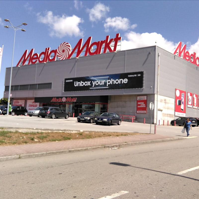 Revisões para MediaMarkt Matosinhos em Santa Cruz do Bispo, Porto