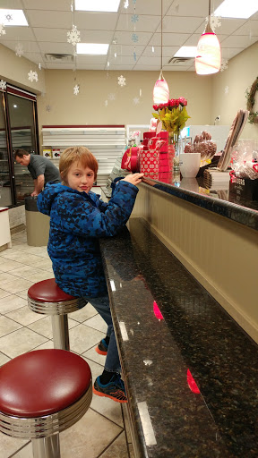 Ice Cream Shop «Sanders Chocolate & Ice Cream Shoppes - Wyandotte», reviews and photos, 3042 Biddle Ave, Wyandotte, MI 48192, USA