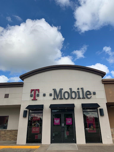 Cell Phone Store «T-Mobile», reviews and photos, 1700 Precinct Line Rd #200, Hurst, TX 76054, USA