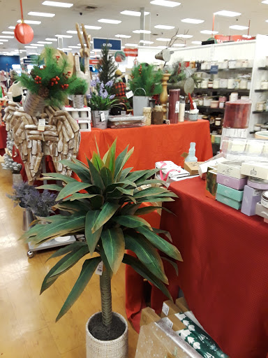 Department Store «Marshalls», reviews and photos, 8 Allstate Rd, Dorchester, MA 02125, USA