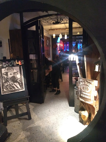 El Cuervo Cafe Bar