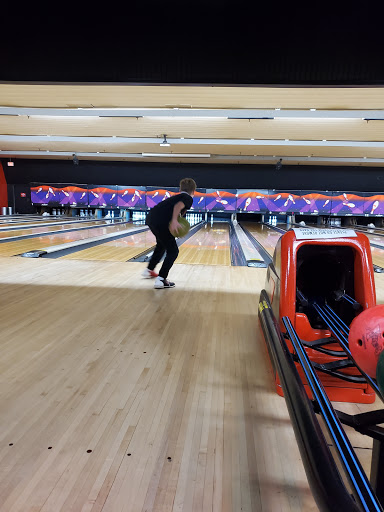 Bowling Alley «AMF Auburn Lanes», reviews and photos, 719 Opelika Rd, Auburn, AL 36830, USA