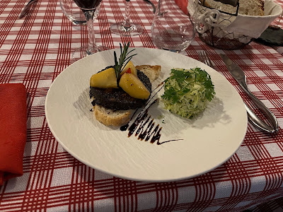 Saucisson et Beaujolais à Rueil-Malmaison