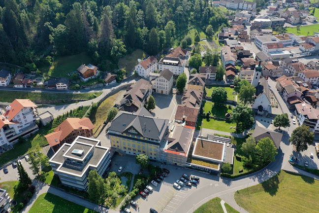 Rezensionen über Evangelische Mittelschule Schiers in Davos - Schule