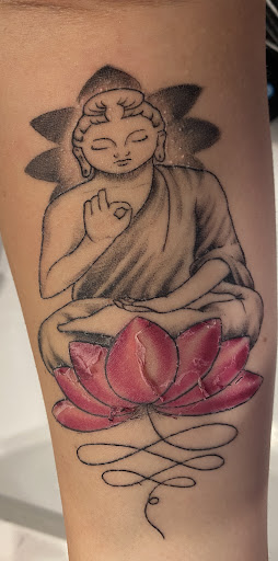 Explore beehive tattoo ideas, creative tattoo ideas in Zephyrhills, available at Lions Den Tattoo Company