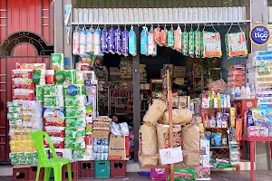 Tienda De Barrio Flores image