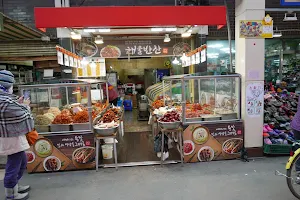 Cheongju Yukgeori Traditional Market image