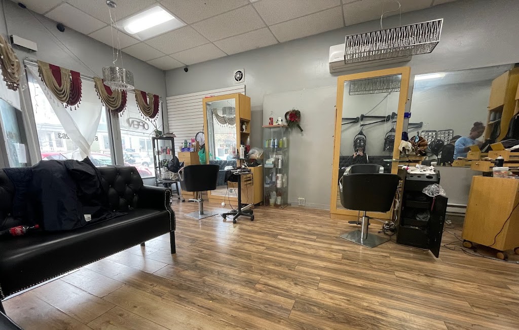 Yolanny Salon 02130